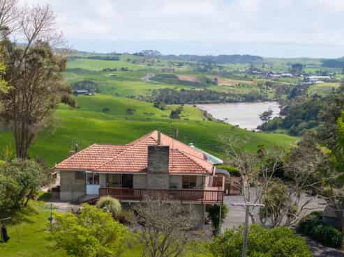 4 Maungatawhiri Road, Raglan