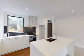 55 Rua Kai Way, Brooklyn