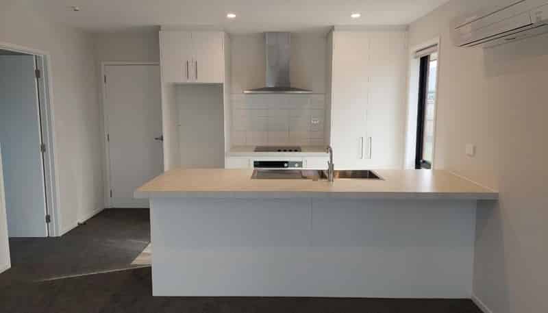 15 Woodford Avenue, Woodend