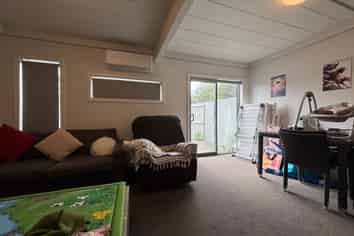 8/16 Cecil Place, Waltham