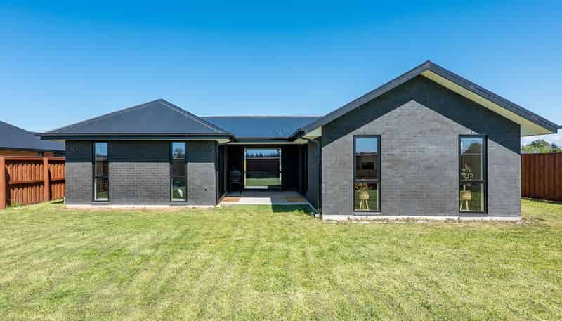 52 Eric Crozier Road, Darfield