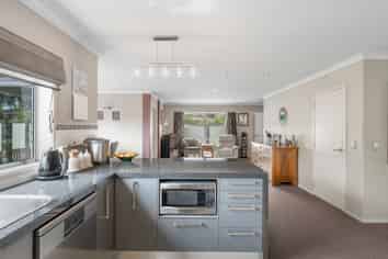 151 Great North Road, Otamatea