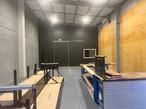 Trade Retail Showroom | Prime Omahu Road Location