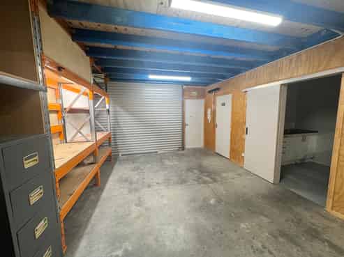 Trade Retail Showroom | Prime Omahu Road Location