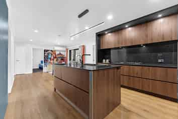 16 Sambrooke Crescent, Flat Bush
