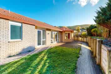 82  Amesbury Drive, Churton Park
