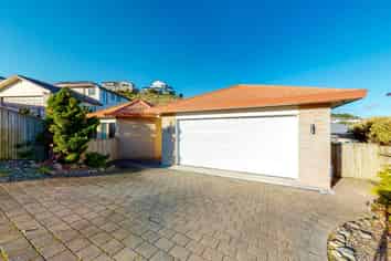 82  Amesbury Drive, Churton Park