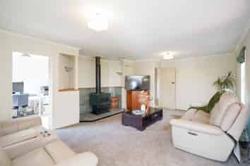 468 Lorne Dacre Road, Roslyn Bush