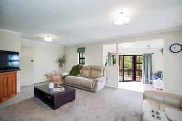 468 Lorne Dacre Road, Roslyn Bush