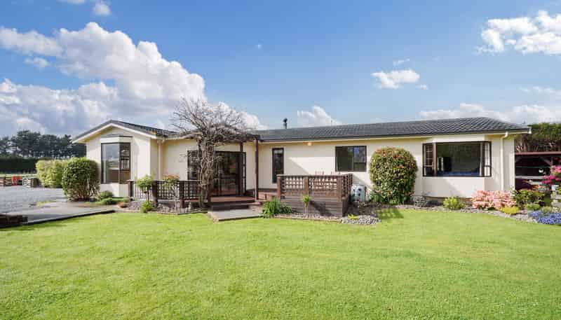 468 Lorne Dacre Road, Roslyn Bush