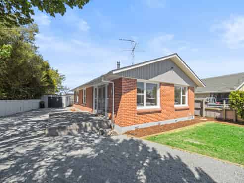 63 Davis Crescent, Netherby