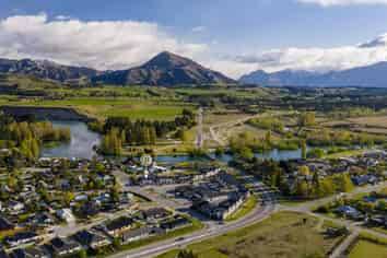 1b Kidds Way, Albert Town