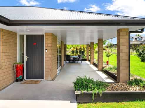 10 Sylvia Lane, Maunu