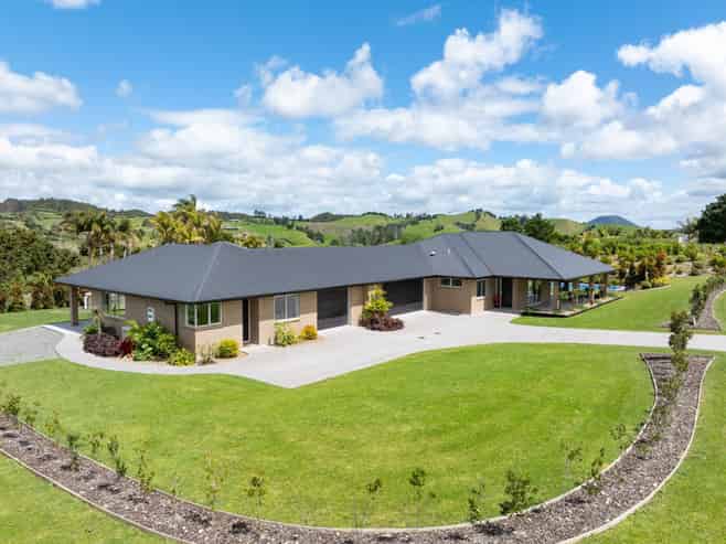 10 Sylvia Lane, Maunu