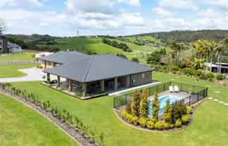 10 Sylvia Lane, Maunu