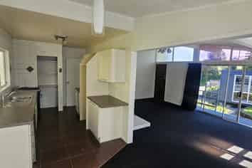 30 Memorial Drive , Parahaki
