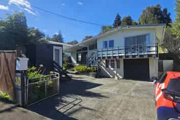 30 Memorial Drive , Parahaki
