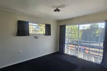 30 Memorial Drive , Parahaki