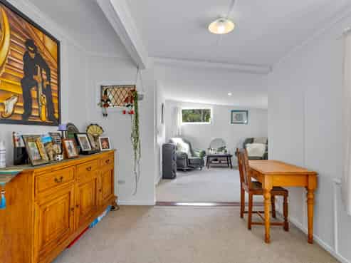 83 Leigh Road, Leigh