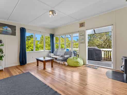 83 Leigh Road, Leigh