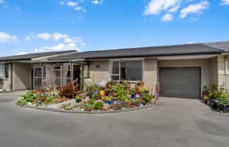 2/17 Edgeware Road, Saint Albans