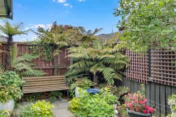 2/17 Edgeware Road, Saint Albans