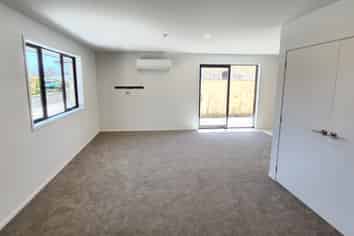 1/14 Cowling Road, Hurdon