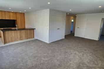 1/14 Cowling Road, Hurdon