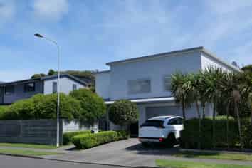 61 Hillcrest Rd, Raumati Beach