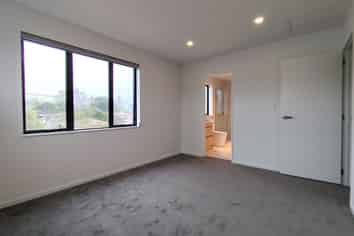76 McLeod Road, Te Atatu South