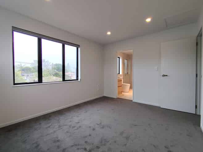 76 McLeod Road, Te Atatu South