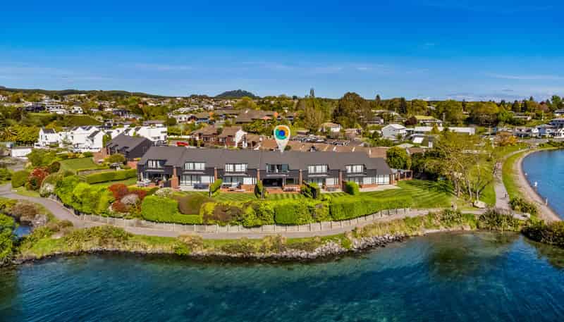 3/287 Lake Terrace, Two Mile Bay