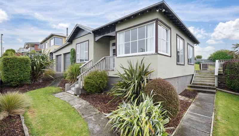 8 Osborne Street, Riverton