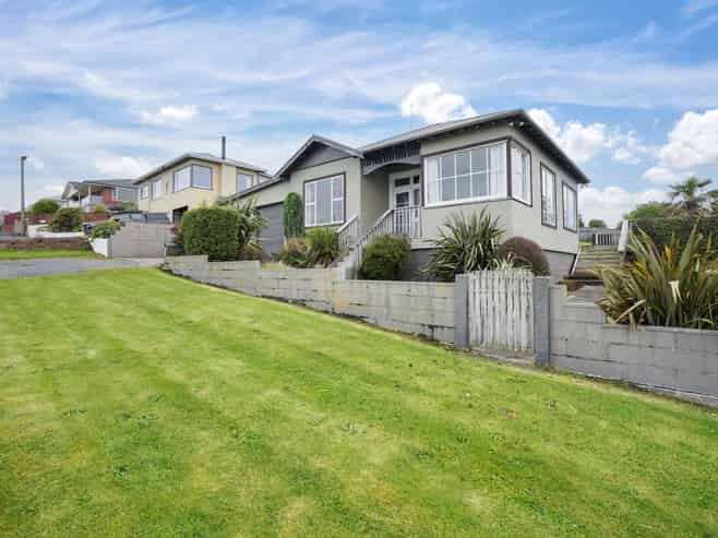 8 Osborne Street, Riverton