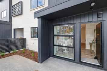 APT 2/3 Kawau Close, Orewa