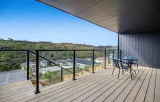 APT 2/3 Kawau Close, Orewa