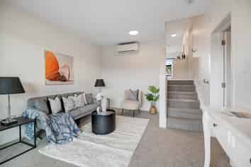 APT 2/3 Kawau Close, Orewa