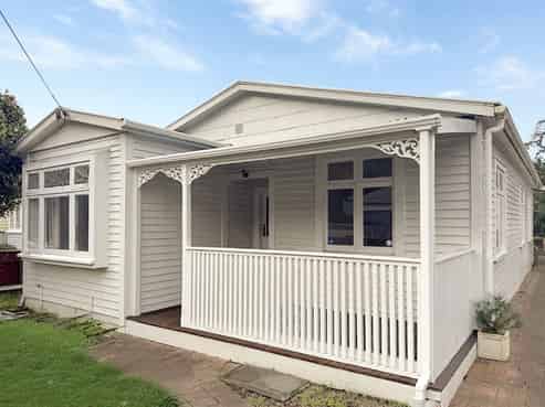 22 Riddlers Crescent, Petone