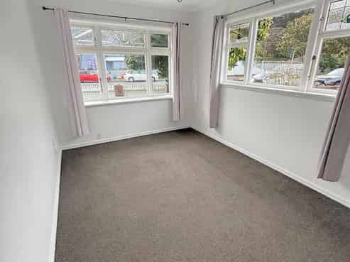 22 Riddlers Crescent, Petone