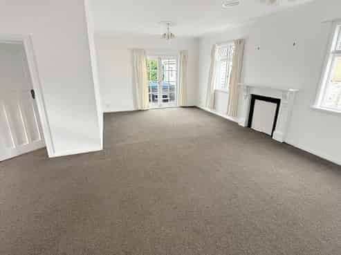 22 Riddlers Crescent, Petone