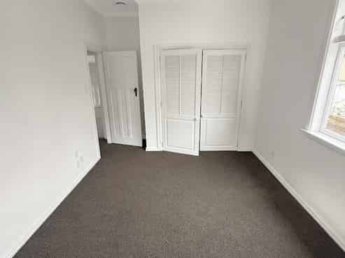 22 Riddlers Crescent, Petone