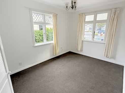 22 Riddlers Crescent, Petone