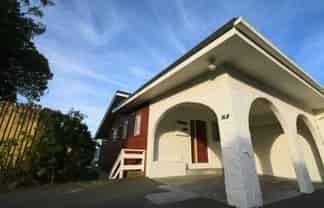 16B Wilson Grove, Normandale