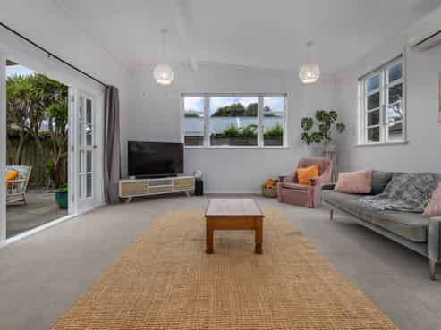 53 Tiromoana Road, Raumati South