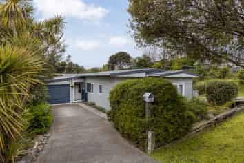 53 Tiromoana Road, RAUMATI SOUTH