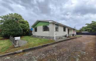 11 Chartwell, Eltham