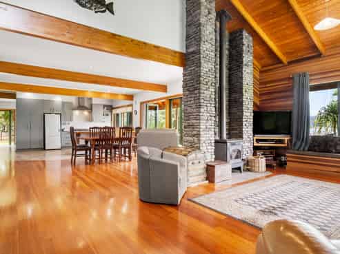 729 Waikino Road, Karetu