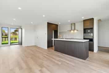12 Keri Rua Road, Cambridge