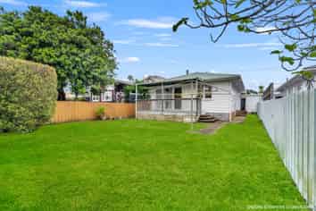14b Doment Crescent, Orewa