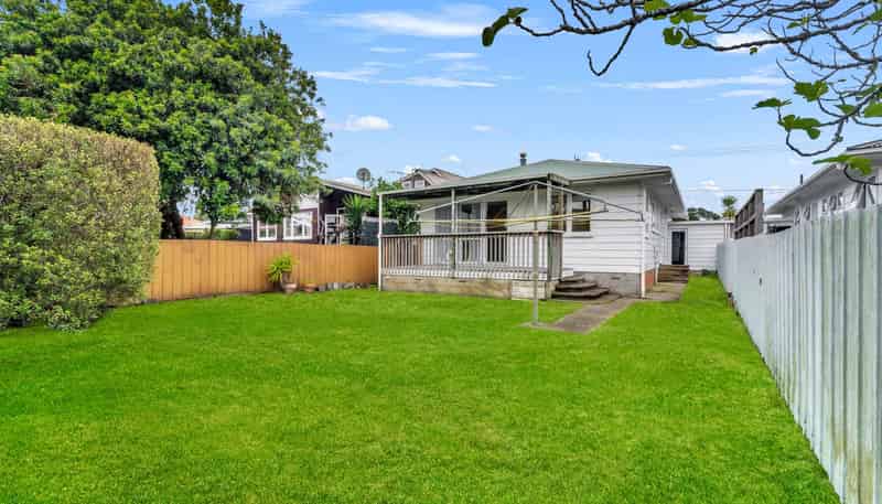 14b Doment Crescent, Orewa
